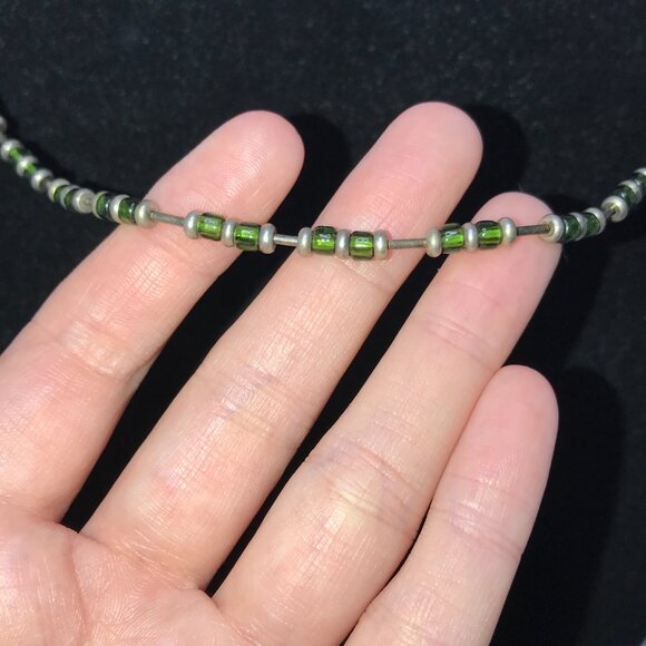 15" Shiny Green And Silver Seed Bead Necklace - Picture 3 of 8